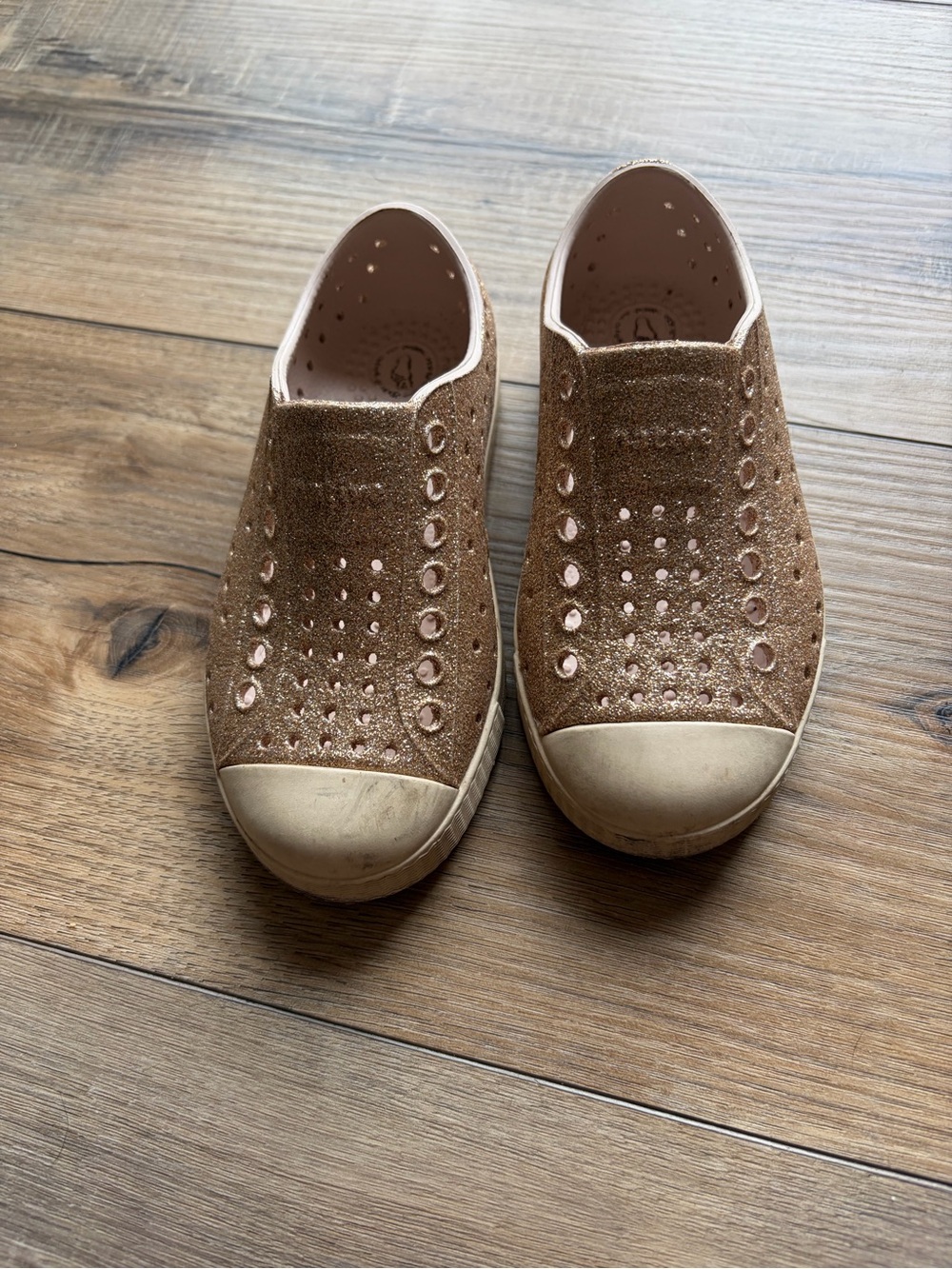 Native Kids Glitter Slip-On Sneakers in Rose Gold